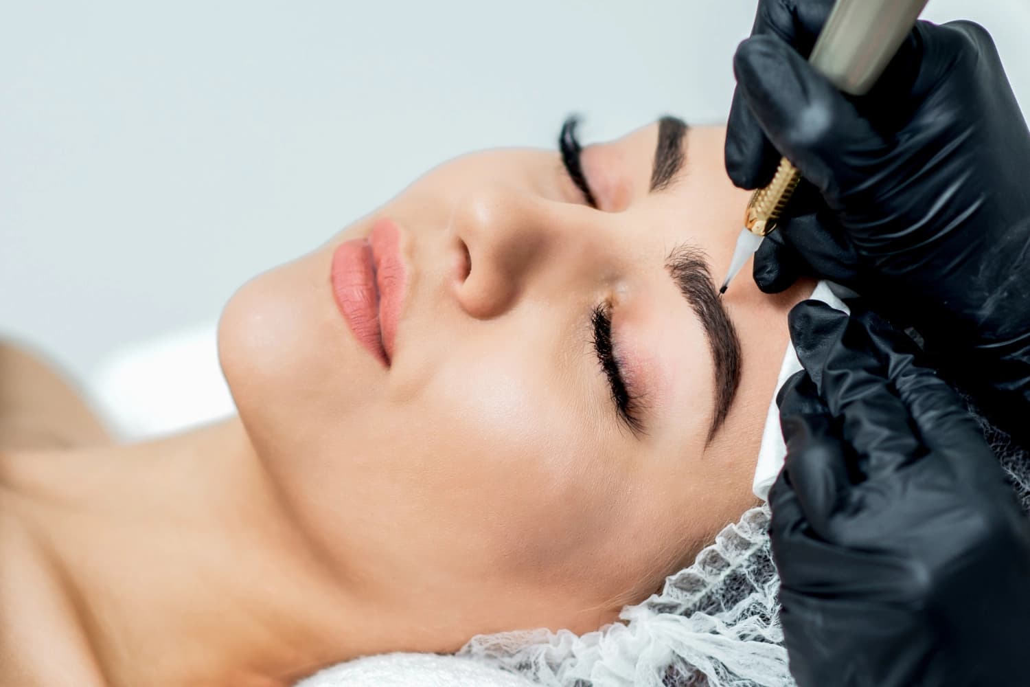 Professional microblading and permanent makeup services in Berlin